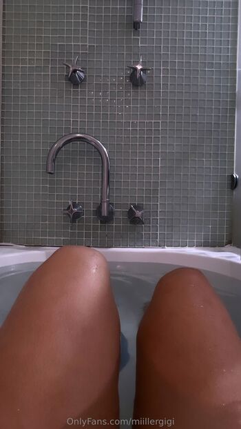 Gig / miillergigi nude photo #2