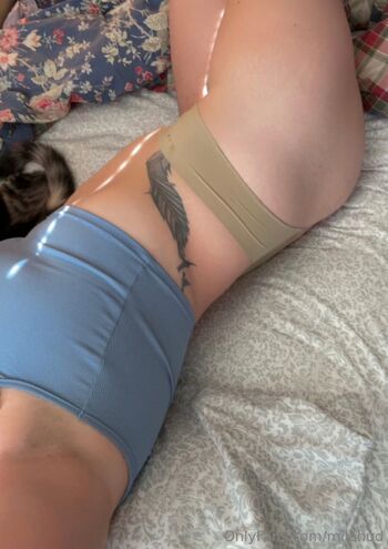 Mila Huddleston / milahud nude photo #3