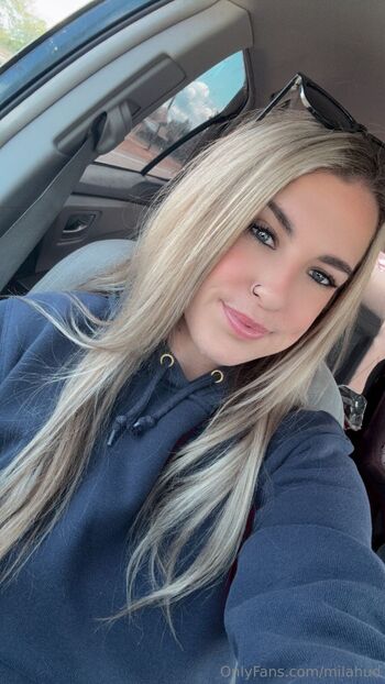 Mila Huddleston / milahud nude photo #9