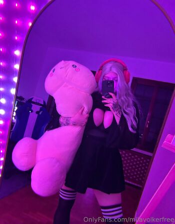 Mila Volke / milavolkerfree nude photo #26