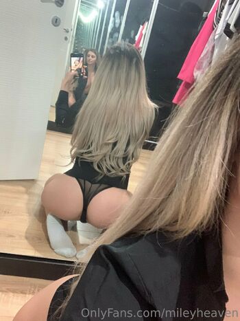 Nurse Miley / mileyxheavenx nude photo #10