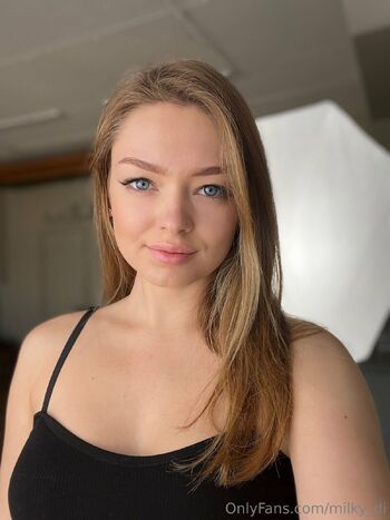 Milky D / milky_di nude photo #2