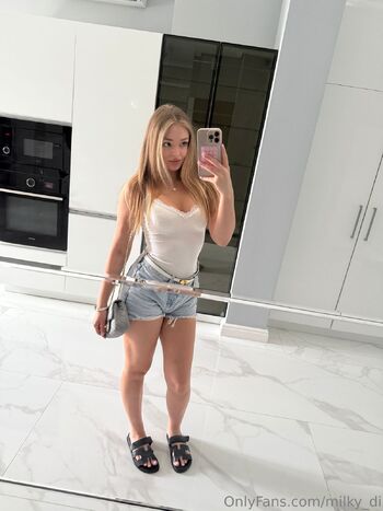 Milky D / milky_di nude photo #6