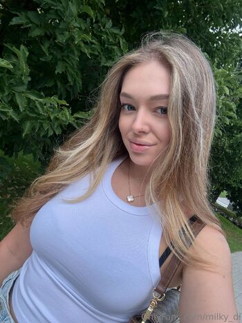 Milky D / milky_di nude photo #12