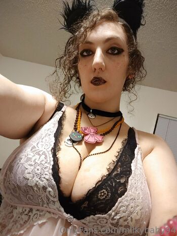 Natural Thicc Milky Momma / milkybaby94 nude photo #2