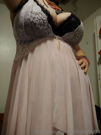 Natural Thicc Milky Momma / milkybaby94 nude photo #3