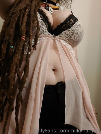 Natural Thicc Milky Momma / milkybaby94 nude photo #7