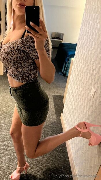 OnlyFans / milkybooby nude photo #1