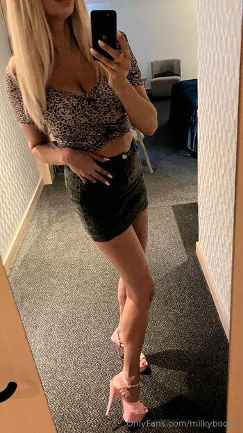 OnlyFans / milkybooby nude photo #2