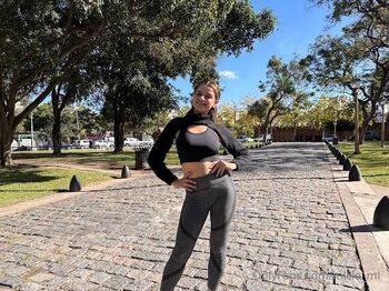 Millie / millie_mi nude photo #3