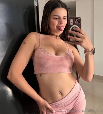 Millie / millie_mi nude photo #11