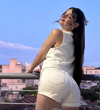 Millie / millie_mi nude photo #19