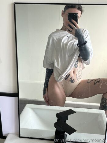 MilyMoon2 / milymoon22 nude photo #10