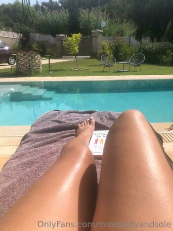 mindbodyandsole / mindbodyandsole nude photo #2