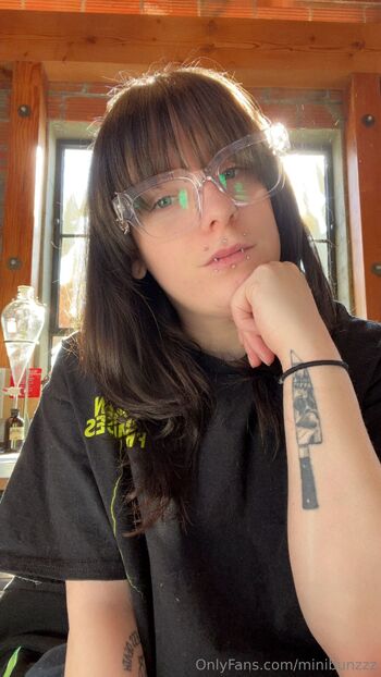 Fa / minibunzzz nude photo #16