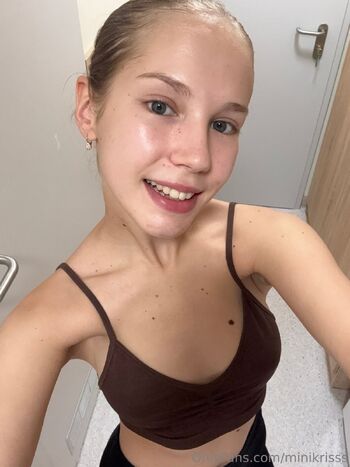 Mini Kriss / minikrisss nude photo #15