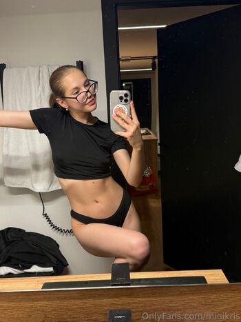 Mini Kriss / minikrisss nude photo #34