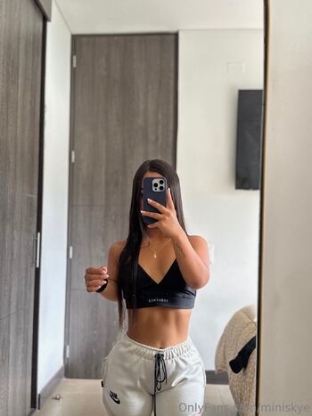 Sky / miniskye nude photo #20