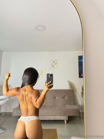 Sky / miniskye nude photo #24