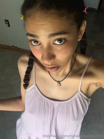 OnlyFans / minkastrawberry2 nude photo #12