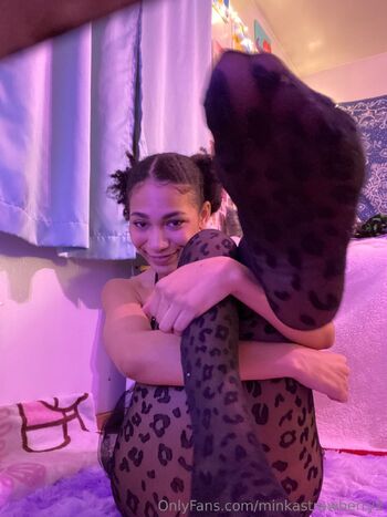 OnlyFans / minkastrawberry2 nude photo #31