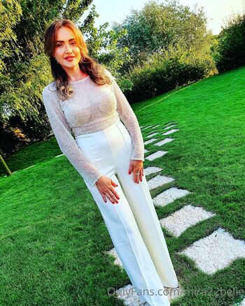 mira22bell / mira22belle nude photo #34