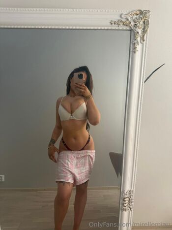 Mirellemia / mirellemiau nude photo #20