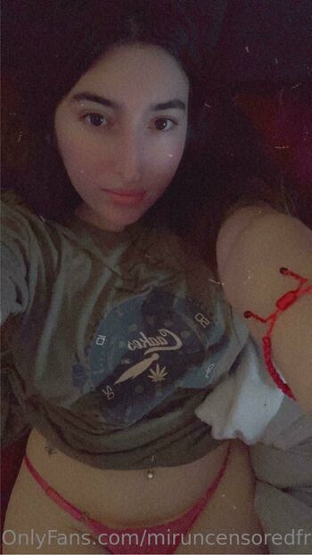 Momm / miruncensoredfree / miirvndv nude photo #6