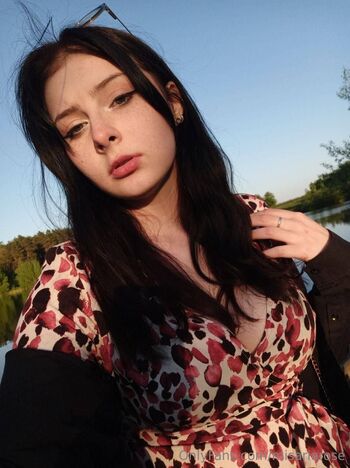 Aria Ros / misariarose nude photo #9