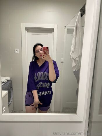 Aria Ros / misariarose nude photo #15