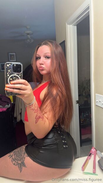 Mega / miss.figuree nude photo #9