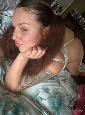 Mega / miss.figuree nude photo #19