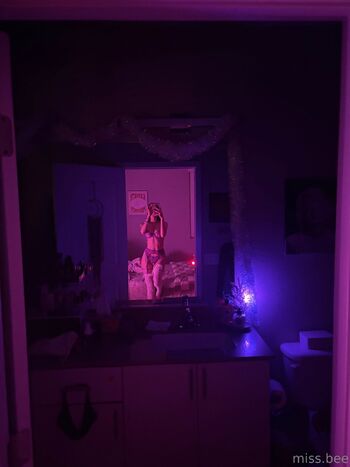 bri / miss.x.bee nude photo #1