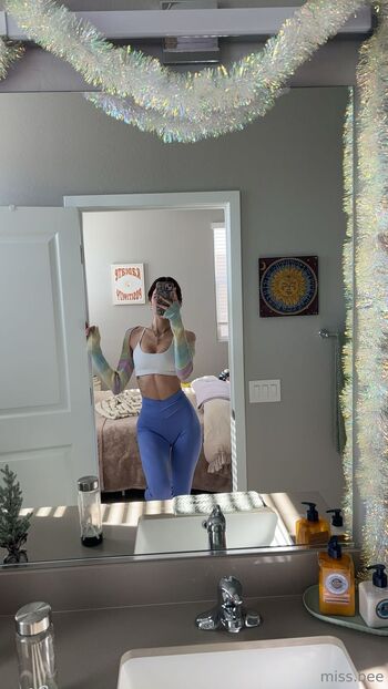 bri / miss.x.bee nude photo #39