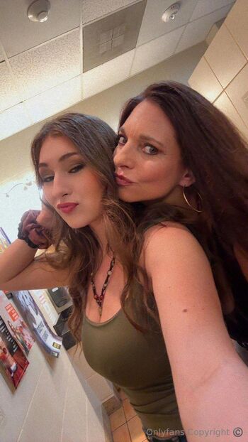 Mia Simone / miss_miasimone nude photo #33