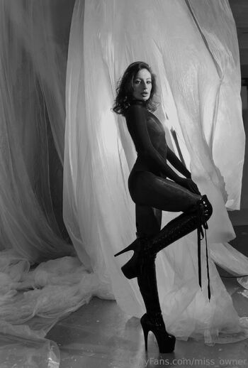 _owner / miss_owner nude photo #30