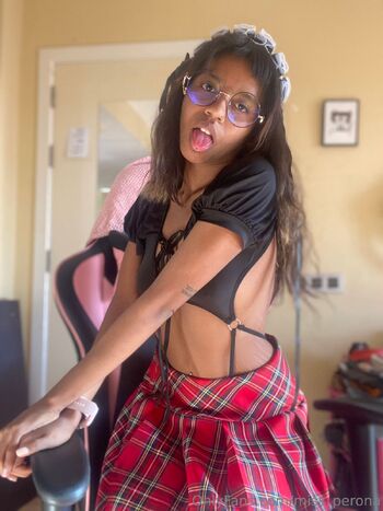 Peron / miss_perona nude photo #15