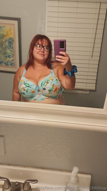 Carmel / missamazing1990free nude photo #3