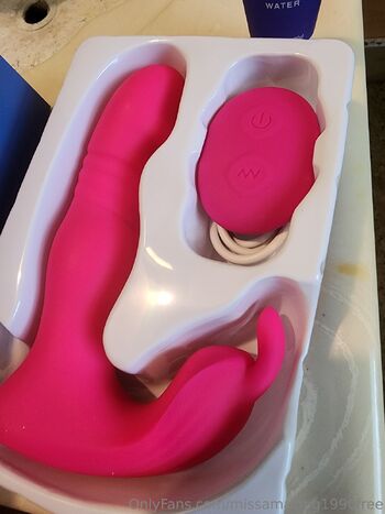 Carmel / missamazing1990free nude photo #7