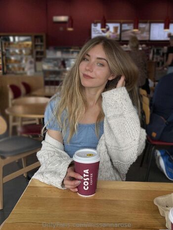 Ann / missannarose / annaroe05 nude photo #1