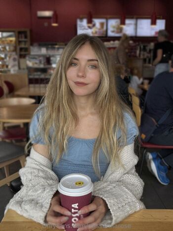 Ann / missannarose / annaroe05 nude photo #2