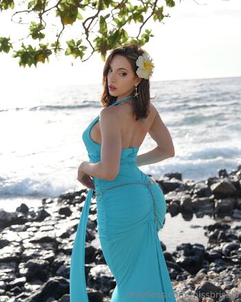 Bri / missbrisolo nude photo #15