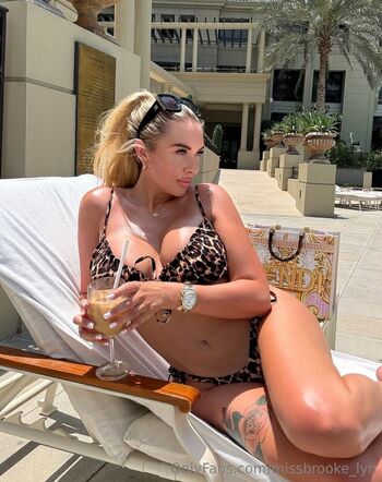 Brookely / missbrooke_lyn nude photo #16