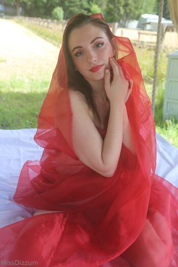 Dizz / missdizzum nude photo #10