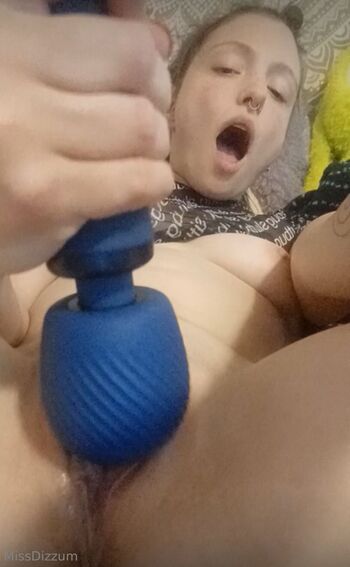 Dizz / missdizzum nude photo #35