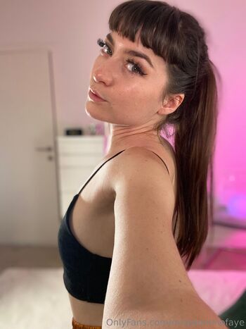 FREE Domino Fay / missdominofaye nude photo #29