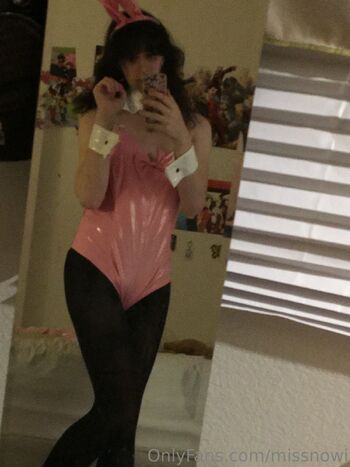 Now / missnowi nude photo #5