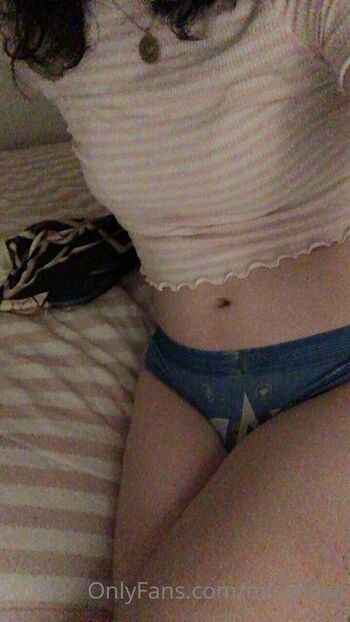 Now / missnowi nude photo #15