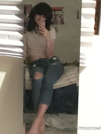 Now / missnowi nude photo #16