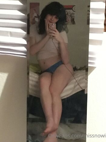 Now / missnowi nude photo #17